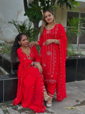 Swamit Badesra Instagram - Suit by @rana_collection_no.1
Whtsp-8816994737