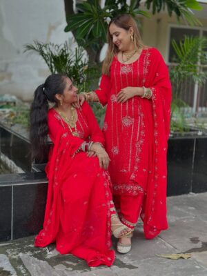 Swamit Badesra Instagram - Suit by @rana_collection_no.1 

Whtsp-8816994737
