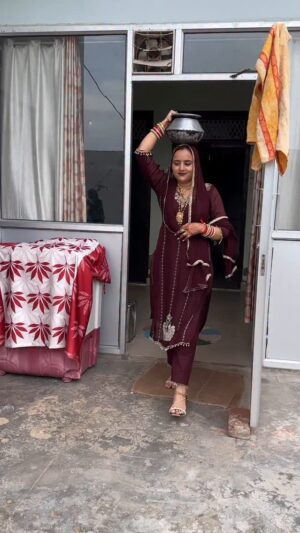 Swamit Badesra Instagram - Suit by @rana_collection_no.1
Whtsp-8816994737