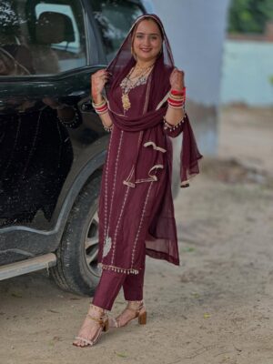Swamit Badesra Instagram - Suit by @rana_collection_no.1
Whtsp-8816994737