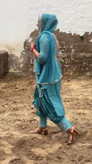 Swamit Badesra Instagram - Suit by @rana_collection_no.1 

Whtsp-8816994737