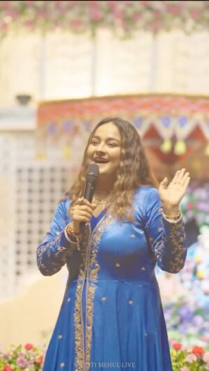 Swasti Mehul Jain Instagram - Kya hi likhu, Main tum par RADHA 😍 ✍️
I am grateful for immense love of you all for this special creation in devotion to RadhaRani 😇
#haimeregeettereliyeradha #radhaashtami #radharani #radhakrishna #swastimehul #swastimehullive