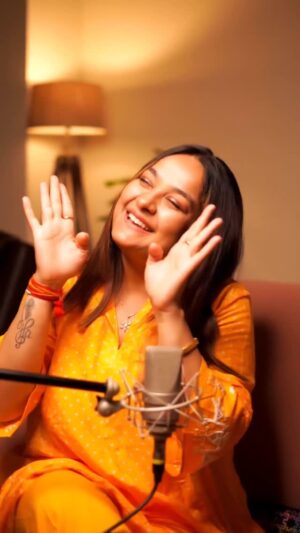 Swasti Mehul Jain Instagram - Prem Bhakti hi to Swasti ki nishani laage 🦚 😍 I am reading each ine of your DM & Comments, fills my heart for such widespread acceptance to my lyrics & emotions in this song.. Keep listening & sharing..
LET THERE BE LOVE ALL AROUND ❤️
#janmashtami #krishnajanmashtami #radharani #krishnalove #krishnabhakti #vrindavan #devotional #swastimehul #newrelease