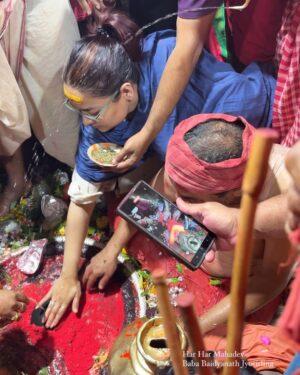 Swasti Mehul Jain Instagram - Har Har Mahadev 🔱 Baba Baidyanth Jyotirling ke darshan kar, rudrabhishek kiya.. Immense energy radiating all around.. Something magical that can just be felt and can't be expressed 😍
I wish and manifest to visit all the 12 jyotirlings in India.. Mahadev bless us all..
Om Namah Shivaay ✨
#harharmahadev #bababaidyanathdham #jyotirling #deoghar #jharkhand #jharkhanddiaries #swastimehul