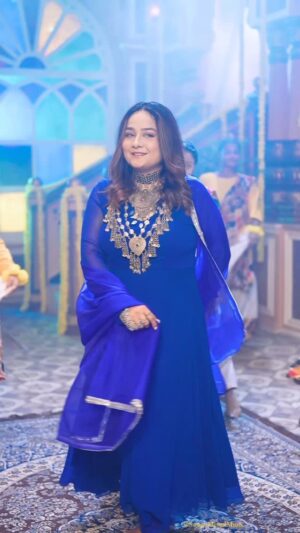 Swasti Mehul Jain Instagram - Vrindavan gaye ho ? 🦚❤️ Maine jo mehsus kiya wo likha hai, aap batao aapke sath aisa hua hai kya ?
With all your love, this is trending everywhere..↗️
Listen to this special song "Meethe Ras Se Bharyo Radharani" by Swasti Mehul on Youtube & all audio platforms
#janmashtami #radharani #radheradhe #vrindavan #radhakrishna #SwastiMehul