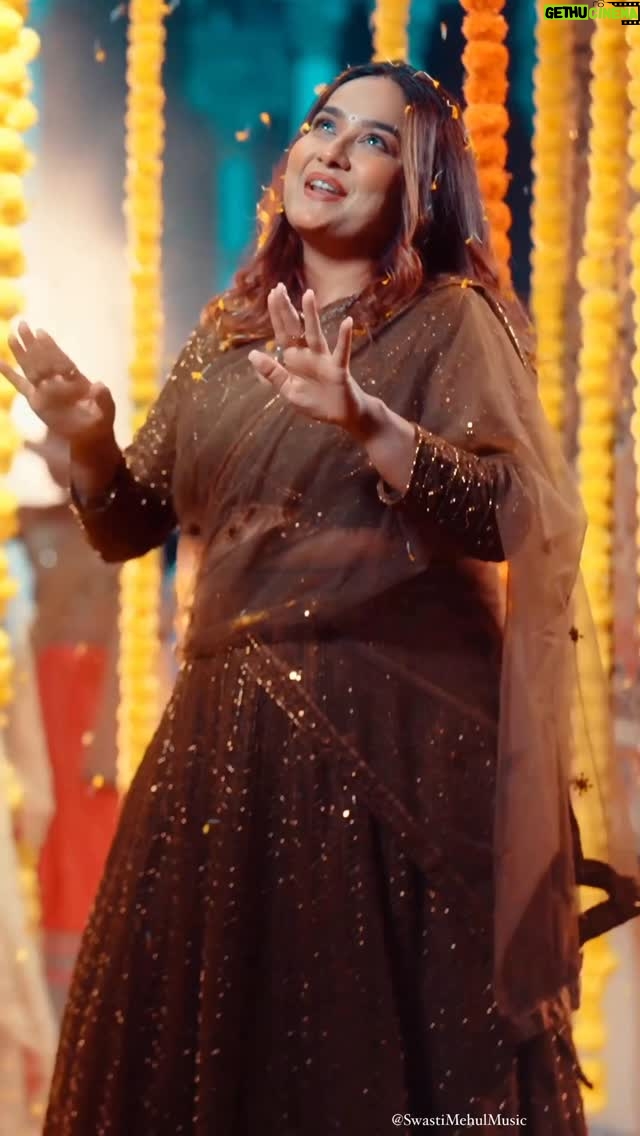 Swasti Mehul Jain - 267.9K Likes - Man Radha Radha Gaaye 🦚❤️ Jo Vrindavan gaya hoga, use ye sab shabd mehsoos honge.. 😍

Suniye Youtube par "Swasti Mehul Music" channel par.. Meethe Ras Se Bharyo Radharani, new emotion, new soundscapes & heartwarming visuals .. 

[ Krishna Janmashtami, Radha Ashtami, Radha Krishna Bhakti, Radharani, Krishna Bhakti, Vrindavan ] 
#janmashtami #janmashtami2025 #Krishnalove #trending #SwastiMehul #newsong #trendingnow #bhakti #reelsinstagram