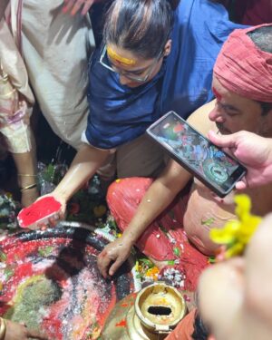Swasti Mehul Jain Instagram - Har Har Mahadev 🔱 Baba Baidyanth Jyotirling ke darshan kar, rudrabhishek kiya.. Immense energy radiating all around.. Something magical that can just be felt and can't be expressed 😍
I wish and manifest to visit all the 12 jyotirlings in India.. Mahadev bless us all..
Om Namah Shivaay ✨
#harharmahadev #bababaidyanathdham #jyotirling #deoghar #jharkhand #jharkhanddiaries #swastimehul