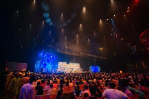 Swasti Mehul Jain Instagram - When Delhi turned into VRINDAVAN 🦚 Thousands gathered to sing with me, celebrate together Shri Krishn Janmashtami, organized by the upcoming tallest temple of world, Vrindavan Chandrodaya Mandir @vcmvrindavan .
An experience of a lifetime, every song was a journey, expressing different Krishn leela ❤️
Redefining the soundscape of devotionals, my team worked so so hard to curate this duvine experience.
Grateful for all the love and blessings from you all & the VCM family, @chanchalapathidasa prabhuji 😇
Show Director & supervisor @asm.talents @swastimehul.live
With my team Akshay, Kamal, Krishna, Aryan, Archit, Anmol, Shreya, Ketki, Monty,
Lights & Visuals : Dharmendra, Suhel, Varun (Orion Solutions)
Stylist : @shailjaanand
Custom outfit by @lush_by_riaakhurana
Jewellery by @aadamyastore
#styledbyshailjaanand
Assisted by @stylingbypreeti @nausheena_naaz
HMU by Meenakshi & team
📸 @thewhitecollarfilms
#krishnajanmashtami #janmashtami #iskcon #vrindavanchandrodayamandir #Vrindavan #liveconcert #swastimehul #swastimehullive