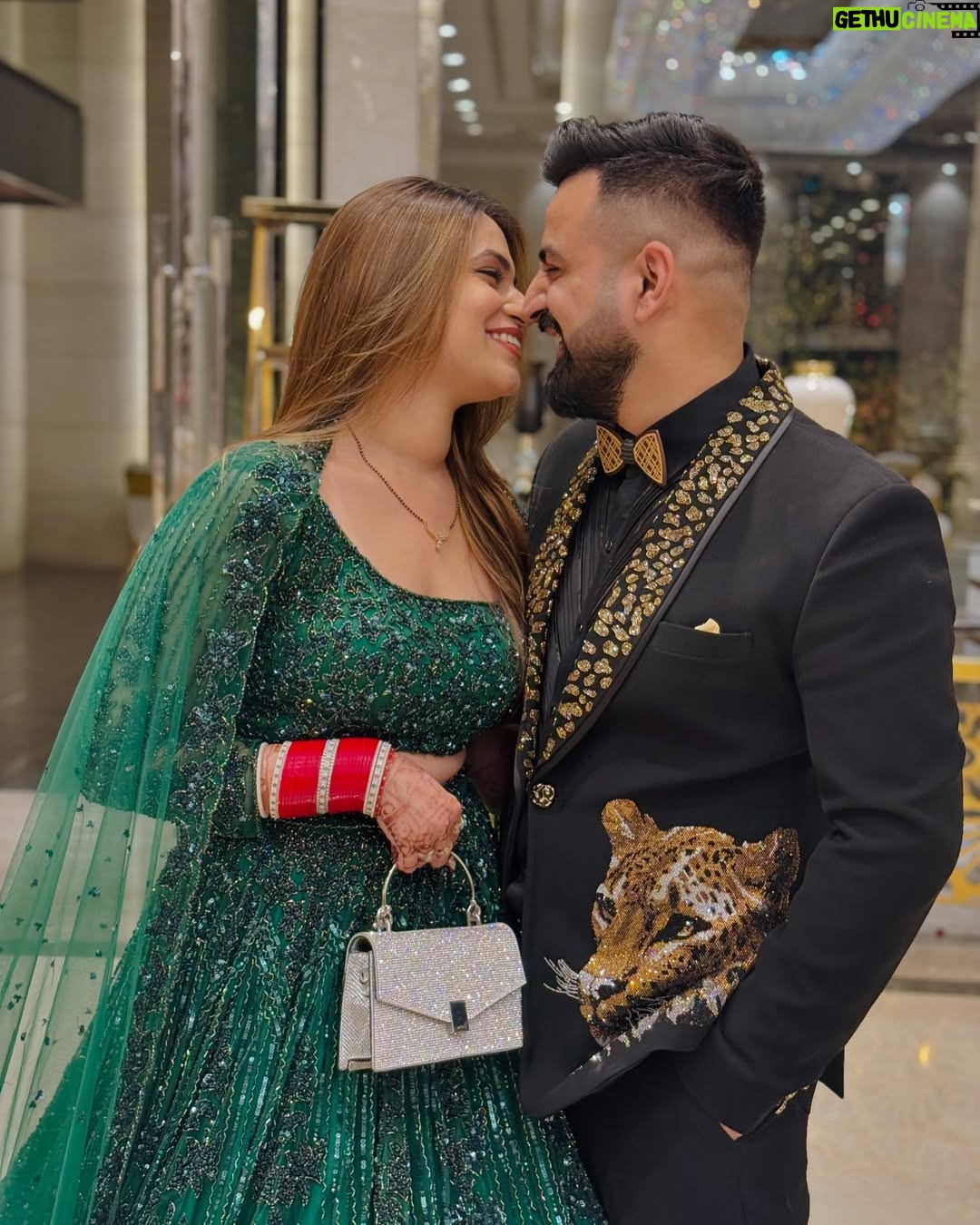 Swati Monga - 444K Likes - Maine Zindagi Apke Naam Kardi SHARMA JI❤️🧿🥹 @swatimonga_ 
Swati's Outfit- @charuaroraofficial 
Rajat's Outfit- @vastrbyharpreet 
.
.
.
.
.
#swatimonga #rajatswati #rajatswativlogs #couplegoals #relatable #couple #couplecontent #coupleinfluencer #viralcouple #viral #viralreels #trendingreels #happycouple #explore #explorepage #wedding #wedding2024 #husbandandwife #newlymarried

(Love,couple, happy content, couple goals, viral reels, trending reels, couple influencers, viral, viral couple, explore, wedding, wedding2024)
