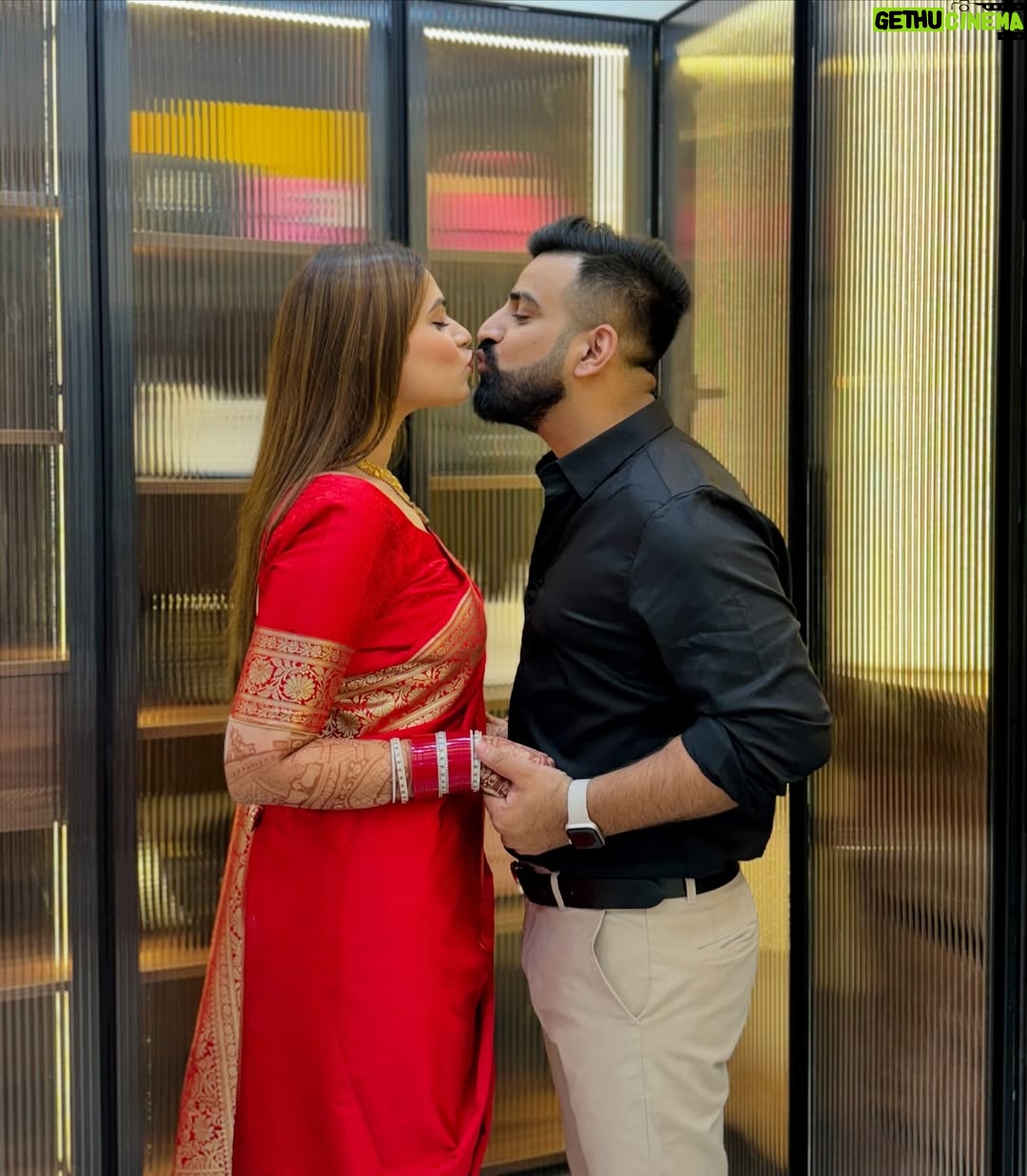 Swati Monga - 626.5K Likes - PAG PHERA RASAM❤️🧿 First Day After Marriage❤️ 
Watch Full Vlog On- RAJATSWATIVLOGS
.
.
.
.
.
#swatimonga #rajatswati #rajatswativlogs #couplegoals #relatable #couple #couplecontent #coupleinfluencer #viralcouple #viral #viralreels #trendingreels #happycouple #explore #explorepage #wedding #wedding2024 #husbandandwife #newlymarried

(Love,couple, happy content, couple goals, viral reels, trending reels, couple influencers, viral, viral couple, explore, wedding, wedding2024)