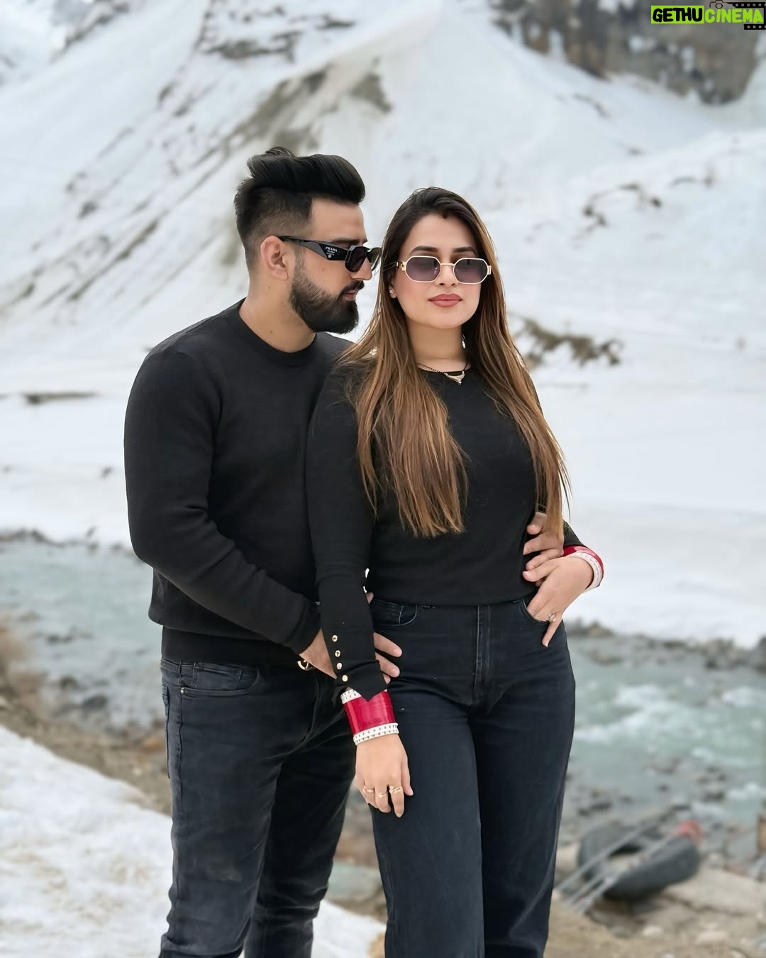 Swati Monga - 443.1K Likes - You're The Perfect Example of "Bin Mangey Ye Jahan paa Liyaa" ❤️🧿 @iamrajatsharma 

#manali #rajatswati #couplegoals #snow #snowfall #love #truelove #instagood #instadaily #explore #coupleposes #couplefashion #cutecouple #relationshipgoals