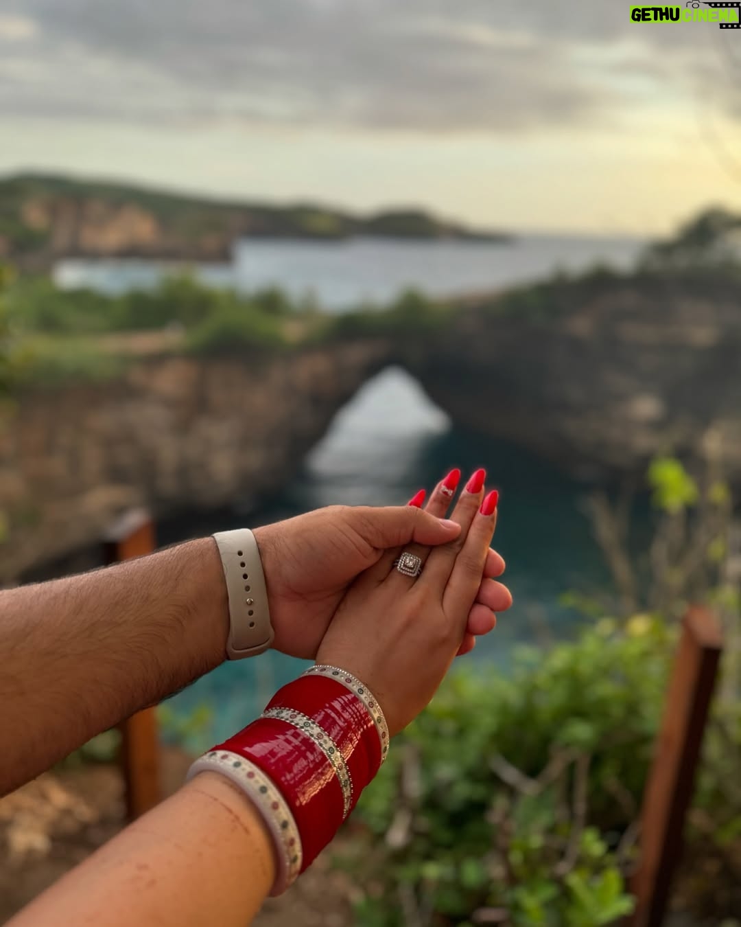 Swati Monga - 287K Likes - MY FOREVER VALENTINE 🤍✨ Half A Decade To US🧿 14-02-2020♾️ It's A Win When You Get To Marry The Person You've Always Dreamed For🥺 I Love You Ladduu🥹 Can't Thank Enough God For You😇 
.
.
.
.
.
#swatimonga #rajatswati #rajatswativlogs #couplegoals #relatable #couple #couplecontent #coupleinfluencer #viralcouple #viral #viralreels #trendingreels #happycouple #explore #explorepage #husbandandwife #newlymarried

(Love,couple, happy content, couple goals, viral reels, trending reels, couple influencers, viral, viral couple, explore)
