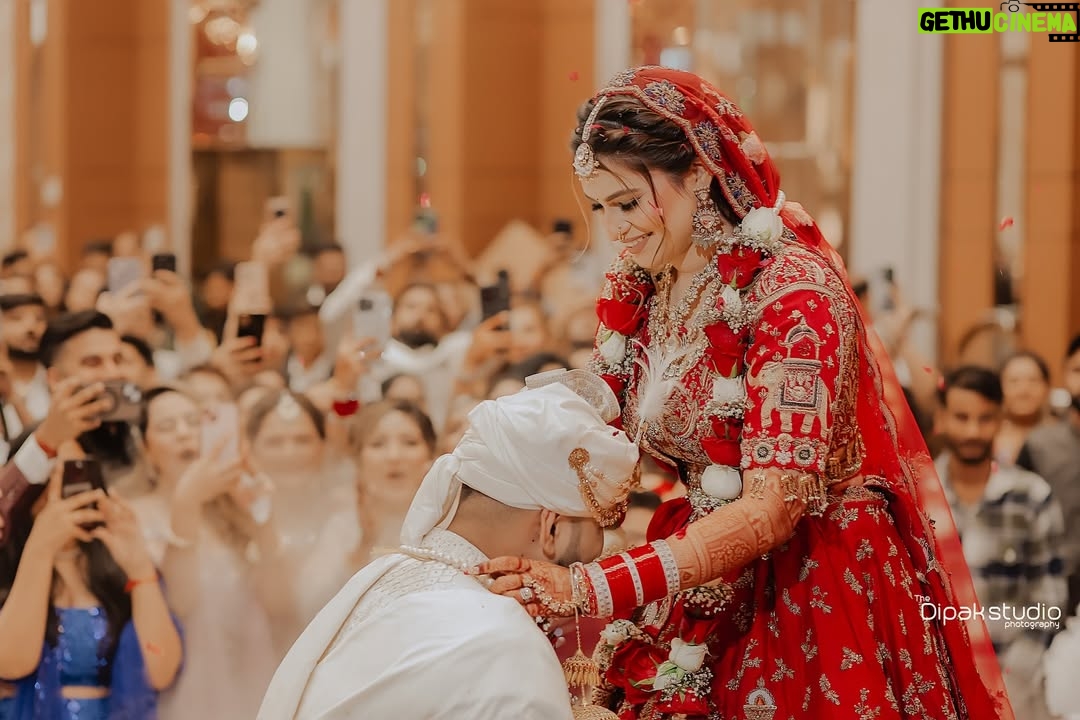 Swati Monga - 409.5K Likes - Half Year Down, Forever To Go♥️
Happy 6 My Love🧿 
.
.
.
.
.
#swatimonga #rajatswati #rajatswativlogs #couplegoals #relatable #couple #couplecontent #coupleinfluencer #viralcouple #viral #viralreels #trendingreels #happycouple #explore #explorepage #husbandandwife #newlymarried

(Love,couple, happy content, couple goals, viral reels, trending reels, couple influencers, viral, viral couple, explore, Newly Weds)