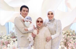 Syahrini Instagram - •
~ Alhamdulillah … Allahumma Barik ~
_________________~𝓢𝓨𝓡~ ________________
#PrincesSyahrini
#Jakarta_August2025