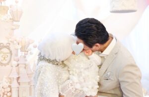 Syahrini Instagram - •
~ Alhamdulillah … Allahumma Barik ~
_________________~𝓢𝓨𝓡~ ________________
#PrincesSyahrini
#Jakarta_August2025