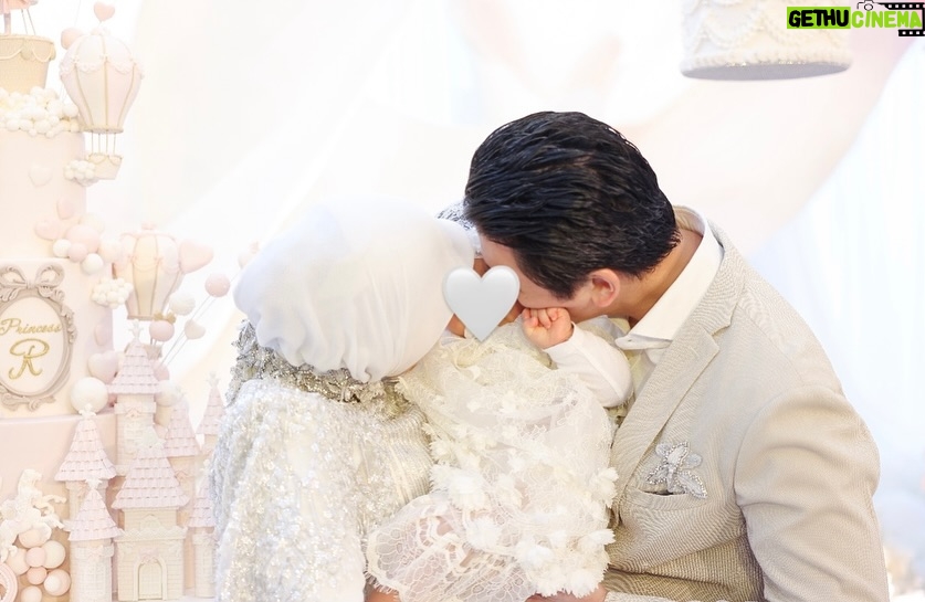 Syahrini - 3 Likes - •

~ Alhamdulillah … Allahumma Barik ~

_________________~𝓢𝓨𝓡~ ________________

#PrincesSyahrini
#Jakarta_August2025