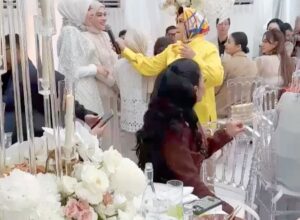 Syahrini Instagram - •
~ Indahnya Silaturahmi And Thank You For The Love ~
‘ Mohon Maaf Teman Teman Ternyata Hanya Bisa Di Tagg 20 Orang ‘
____________________ ~𝓢𝓨𝓡~ _____________________
#PrincesSyahrini
#IntimateLunchBirthday
#Jakarta_August3rd2025