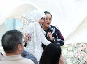 Syahrini Instagram - •
~ Indahnya Silaturahmi And Thank You For The Love ~
‘ Mohon Maaf Teman Teman Ternyata Hanya Bisa Di Tagg 20 Orang ‘
____________________ ~𝓢𝓨𝓡~ _____________________
#PrincesSyahrini
#IntimateLunchBirthday
#Jakarta_August3rd2025