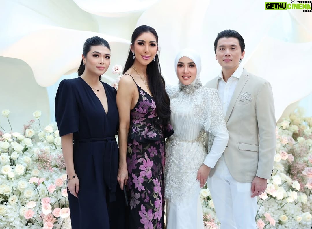 Syahrini - 3 Likes - •

~ Indahnya Silaturahmi And Thank You For The Love ~

‘ Mohon Maaf Teman Teman Ternyata Hanya Bisa Di Tagg 20 Orang ‘

____________________ ~𝓢𝓨𝓡~ _____________________

#PrincesSyahrini
#IntimateLunchBirthday
#Jakarta_August3rd2025