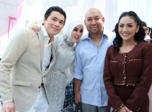 Syahrini Instagram - •
~ Indahnya Silaturahmi And Thank You For The Love ~
‘ Mohon Maaf Teman Teman Ternyata Hanya Bisa Di Tagg 20 Orang ‘
____________________ ~𝓢𝓨𝓡~ _____________________
#PrincesSyahrini
#IntimateLunchBirthday
#Jakarta_August3rd2025