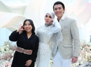 Syahrini Instagram - •
~ Indahnya Silaturahmi And Thank You For The Love ~
‘ Mohon Maaf Teman Teman Ternyata Hanya Bisa Di Tagg 20 Orang ‘
____________________ ~𝓢𝓨𝓡~ _____________________
#PrincesSyahrini
#IntimateLunchBirthday
#Jakarta_August3rd2025