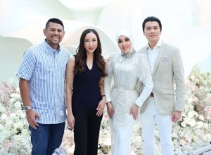 Syahrini Instagram - •
~ Indahnya Silaturahmi And Thank You For The Love ~
‘ Mohon Maaf Teman Teman Ternyata Hanya Bisa Di Tagg 20 Orang ‘
____________________ ~𝓢𝓨𝓡~ _____________________
#PrincesSyahrini
#IntimateLunchBirthday
#Jakarta_August3rd2025