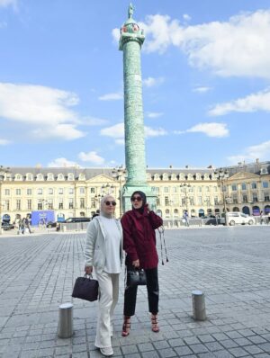 Syahrini Instagram - •
~ A Lovely Weekend In Paris Monaco ~
_____________________ ~𝓢𝓨𝓡~ _____________________
#PrincesSyahrini
#Paris_Monaco_2025
#CollectingMemories