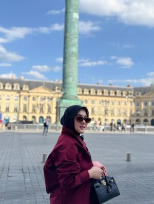 Syahrini Instagram - •
~ A Lovely Weekend In Paris Monaco ~
_____________________ ~𝓢𝓨𝓡~ _____________________
#PrincesSyahrini
#Paris_Monaco_2025
#CollectingMemories