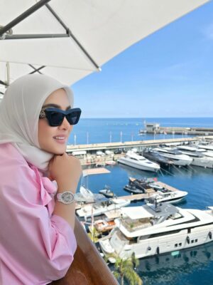 Syahrini Instagram - •
~ A Lovely Weekend In Paris Monaco ~
_____________________ ~𝓢𝓨𝓡~ _____________________
#PrincesSyahrini
#Paris_Monaco_2025
#CollectingMemories