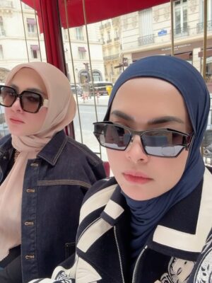 Syahrini Instagram - •
~ A Lovely Weekend In Paris Monaco ~
_____________________ ~𝓢𝓨𝓡~ _____________________
#PrincesSyahrini
#Paris_Monaco_2025
#CollectingMemories