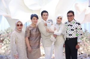 Syahrini Instagram - •
~ Alhamdulillah … Allahumma Barik ~
_________________~𝓢𝓨𝓡~ ________________
#PrincesSyahrini
#Jakarta_August2025