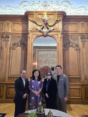 Syahrini Instagram - •
~ Sempat Bersilaturahmi Ke Kedutaan Besar Indonesia Di Perancis,
Di Sambut Hangat Dan Penuh Kasih oleh Ibu Dewi Oemar Dan Bapak Mohamad Oemar Yg Sangat Ramah Dan Juga Baik Hati,
Tentunya Sambil Berdiskusi Dan Bertukar Pikiran Suasanapun Semakin Hangat Dengan Di Suguhkannya Makanan Khas indonesia Yg Sangat Lezat,
Terimakasih Banyak Bapak Dan Ibu Dubes Sampai Berjumpa Kembali Di Lain Waktu,
Semoga Sehat Selalu Dalam Perlundungan ALLAH SWT Amin Allahumma Amin ~
____________________ ~𝓢𝓨𝓡~ ____________________
#PrincesSyahrini
#Paris_France2025