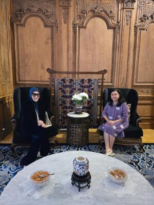 Syahrini Instagram - •
~ Sempat Bersilaturahmi Ke Kedutaan Besar Indonesia Di Perancis,
Di Sambut Hangat Dan Penuh Kasih oleh Ibu Dewi Oemar Dan Bapak Mohamad Oemar Yg Sangat Ramah Dan Juga Baik Hati,
Tentunya Sambil Berdiskusi Dan Bertukar Pikiran Suasanapun Semakin Hangat Dengan Di Suguhkannya Makanan Khas indonesia Yg Sangat Lezat,
Terimakasih Banyak Bapak Dan Ibu Dubes Sampai Berjumpa Kembali Di Lain Waktu,
Semoga Sehat Selalu Dalam Perlundungan ALLAH SWT Amin Allahumma Amin ~
____________________ ~𝓢𝓨𝓡~ ____________________
#PrincesSyahrini
#Paris_France2025