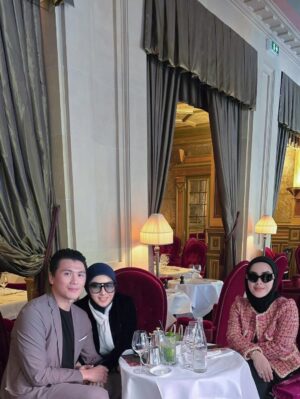 Syahrini Instagram - •
~ Sempat Bersilaturahmi Ke Kedutaan Besar Indonesia Di Perancis,
Di Sambut Hangat Dan Penuh Kasih oleh Ibu Dewi Oemar Dan Bapak Mohamad Oemar Yg Sangat Ramah Dan Juga Baik Hati,
Tentunya Sambil Berdiskusi Dan Bertukar Pikiran Suasanapun Semakin Hangat Dengan Di Suguhkannya Makanan Khas indonesia Yg Sangat Lezat,
Terimakasih Banyak Bapak Dan Ibu Dubes Sampai Berjumpa Kembali Di Lain Waktu,
Semoga Sehat Selalu Dalam Perlundungan ALLAH SWT Amin Allahumma Amin ~
____________________ ~𝓢𝓨𝓡~ ____________________
#PrincesSyahrini
#Paris_France2025