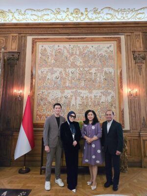 Syahrini Instagram - •
~ Sempat Bersilaturahmi Ke Kedutaan Besar Indonesia Di Perancis,
Di Sambut Hangat Dan Penuh Kasih oleh Ibu Dewi Oemar Dan Bapak Mohamad Oemar Yg Sangat Ramah Dan Juga Baik Hati,
Tentunya Sambil Berdiskusi Dan Bertukar Pikiran Suasanapun Semakin Hangat Dengan Di Suguhkannya Makanan Khas indonesia Yg Sangat Lezat,
Terimakasih Banyak Bapak Dan Ibu Dubes Sampai Berjumpa Kembali Di Lain Waktu,
Semoga Sehat Selalu Dalam Perlundungan ALLAH SWT Amin Allahumma Amin ~
____________________ ~𝓢𝓨𝓡~ ____________________
#PrincesSyahrini
#Paris_France2025