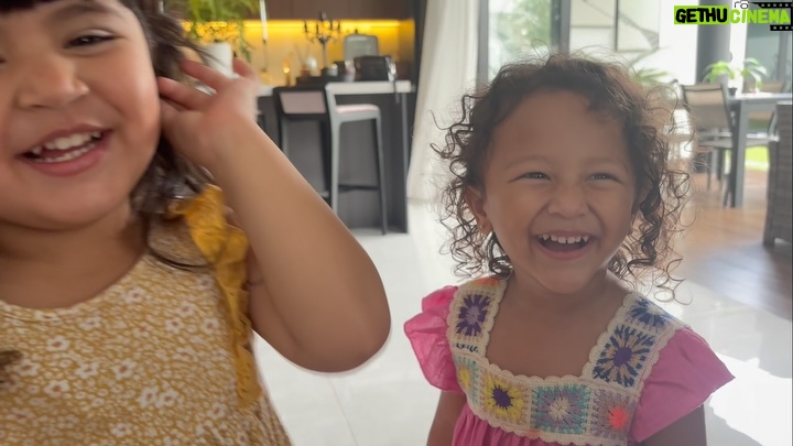 Syatilla Melvin - 36.4K Likes - Aku mmg penat dgn 2ekoq ni! Langsung xboleh bedekat!!!😡 @sarasajedda @salama_samheizy22
:
Berebut nk buat happy face👨🏿‍🦯depa xmencarut hampa, jedda cakap happy tapi pelatt tak baik lagi