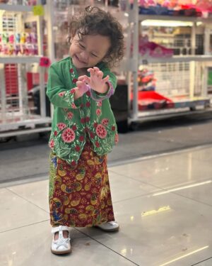 Syatilla Melvin Instagram - Nyonya kicik bubu😂 ya allah nak renyokk rasa‼️🤬 @salama_samheizy22