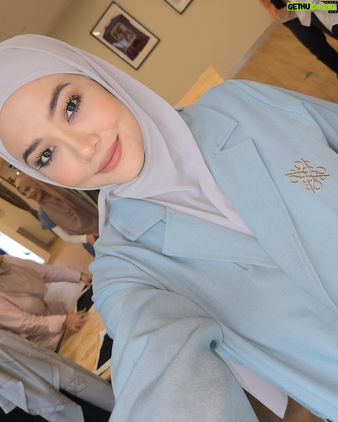 Syatilla Melvin - 15.2K Likes - Meledakkkk baju dgn tudung hang ni!!! @izaraaishahofficial @izaraworld aku rasa mcm sgt kena dgn pembawakan aku🤣 seksi gila oink oink sumpah!!🤸🏼‍♂️