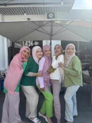 Syatilla Melvin Instagram - Soul sisters🤍🌷 #satukekasihcukupke @kekasih_hq @kekasihskin