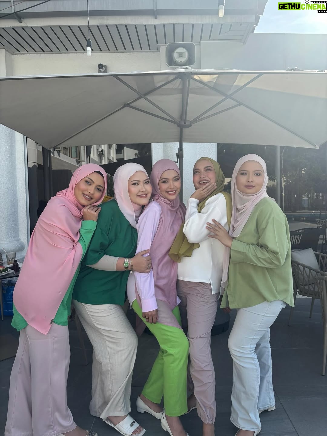 Syatilla Melvin - 15.2K Likes - Soul sisters🤍🌷 #satukekasihcukupke @kekasih_hq @kekasihskin
