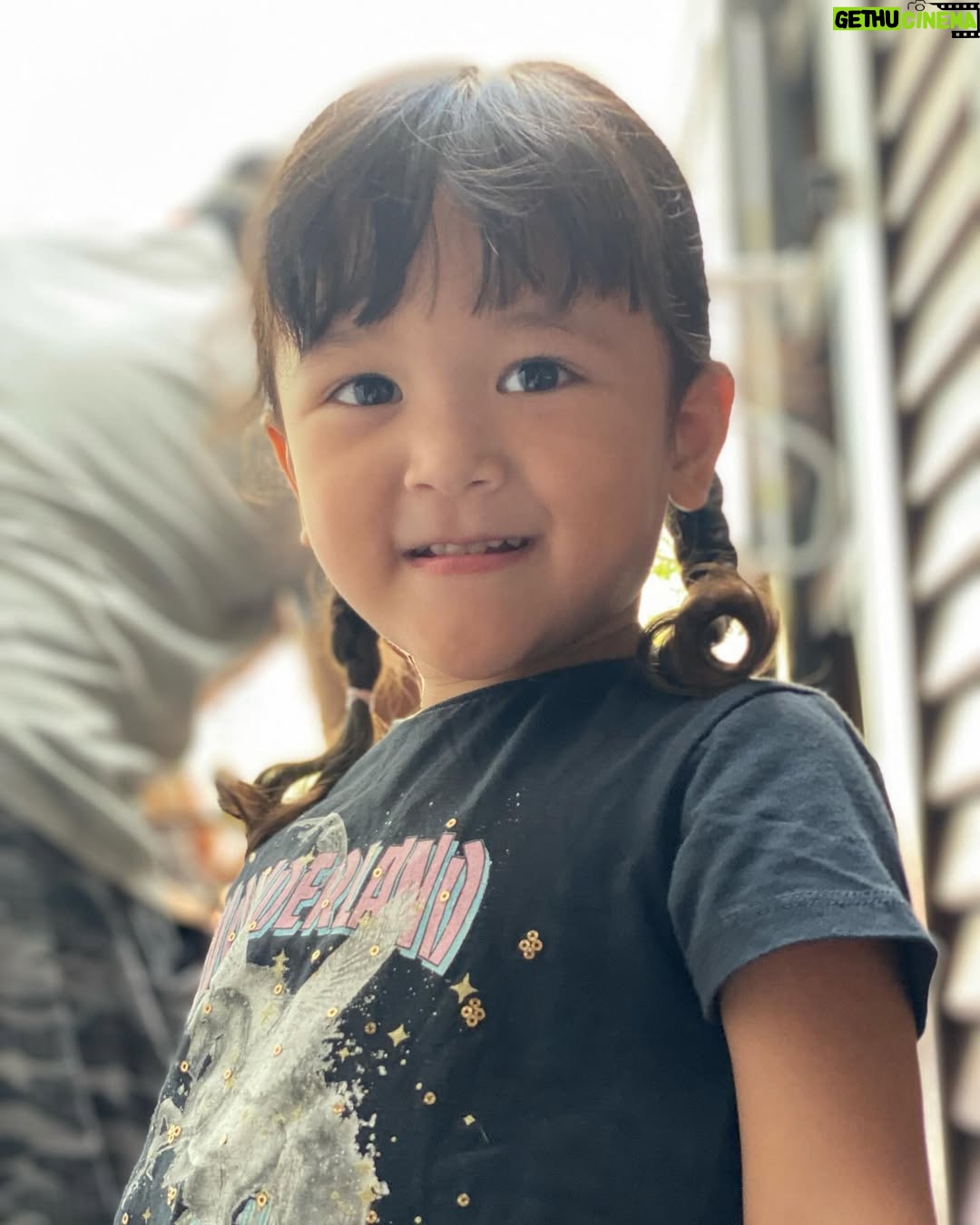 Syatilla Melvin - 72.1K Likes - Masih xboleh lupa 5tahun lepas, aku tekejut lepas doc tarik sarima keluaq dari perut, sebb walaupun umoq dia xsampai 1minit masa tu, muka dia dh sebijik sam🤣🤣
:
Mmg xsia2 bapak pulun nak kan sarima dulu😂
:
Sayang bubu kakak mima, bubu doakan dunia akhirat yg paling terbaik utk kakak❤️selebihnya biaq bubu simpan sendiri🥹🤍happy birthday sygku @sarima_samheizy #17april2019
