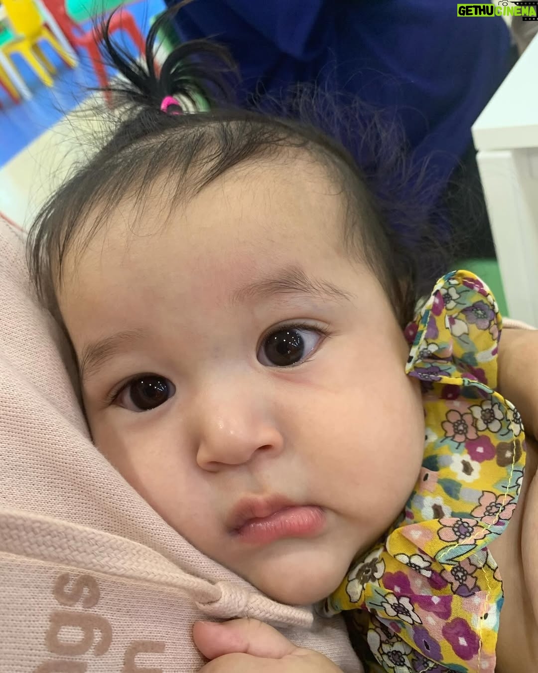 Syatilla Melvin - 72.1K Likes - Masih xboleh lupa 5tahun lepas, aku tekejut lepas doc tarik sarima keluaq dari perut, sebb walaupun umoq dia xsampai 1minit masa tu, muka dia dh sebijik sam🤣🤣
:
Mmg xsia2 bapak pulun nak kan sarima dulu😂
:
Sayang bubu kakak mima, bubu doakan dunia akhirat yg paling terbaik utk kakak❤️selebihnya biaq bubu simpan sendiri🥹🤍happy birthday sygku @sarima_samheizy #17april2019