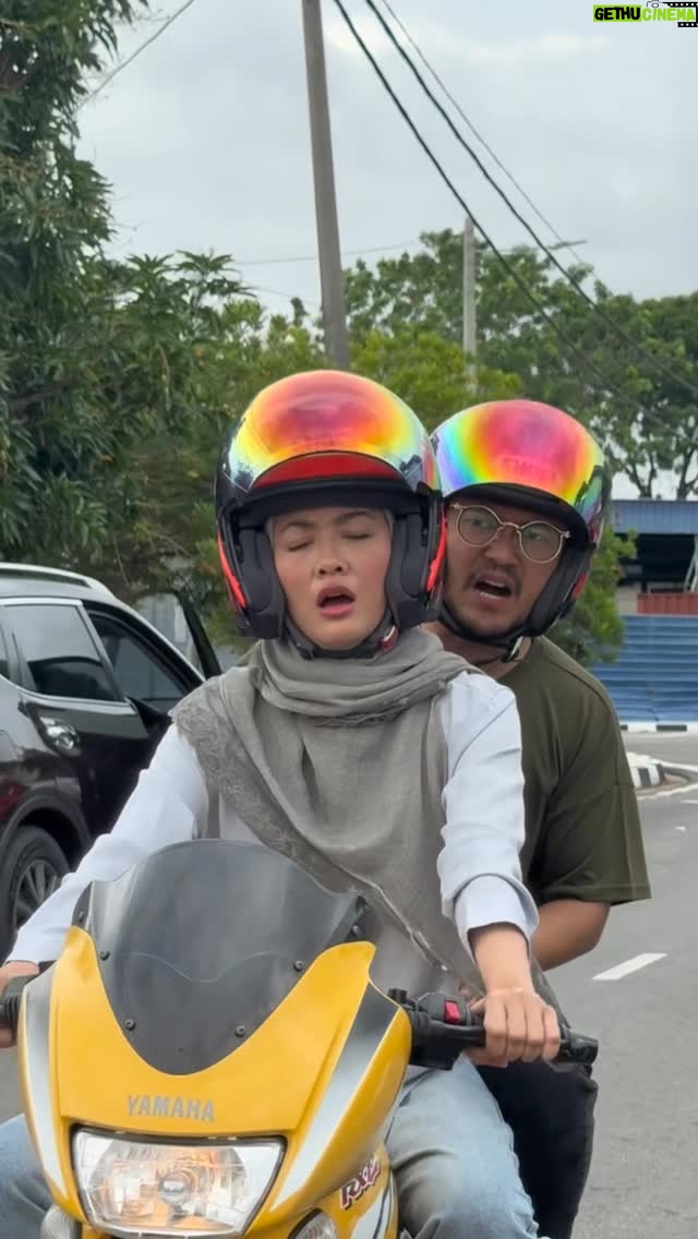 Syatilla Melvin - 36.5K Likes - Pening kalau suami isteri ni bergabung 😂