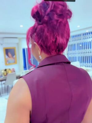 Syndy Emade Instagram - The right doors won’t open for you until you are the version of yourself that’s supposed to walk through them.
Burgundy fit @syndy.closet