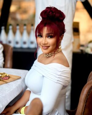 Syndy Emade Instagram - Stay the course, but adjust.
Stay yourself, but evolve.
Stay humble, but lead.
Stay hungry, but grateful.
Stay focused, but explore.
Stay awake, but dream.
#syndymindset
Accessories @syndy.closet
Hair @mimi_fashion_touche_finale
Makeup @mewaglamsaddict
Dress @lopera_collection
Pics @lens.agencyy