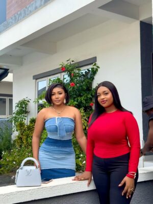 Syndy Emade Instagram - Nigeria lately with some amazing actors.
@adedimejilateef @kie_kie__ @toneroangel
#onset #filming #lagos #actor