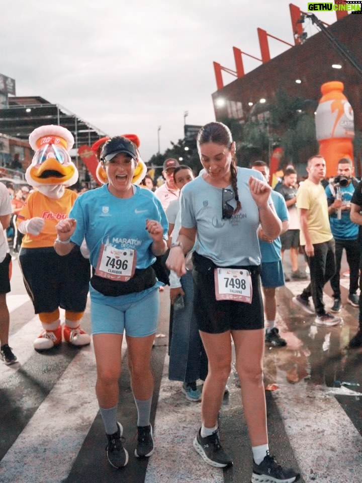 Taliana Vargas - 55.7K Likes - Te Corro, te cuido, te amo Cali. Momento histórico ver tanta gente de todas partes del mundo acompañándonos, bienvenidos siempre. Mi primera maratón, mis primeros 15 km, adrenalina, orgullo y buena onda. Ame @maratondecali bravo a @alcaldiadecali @alejoeder por recuperar la ciudad.