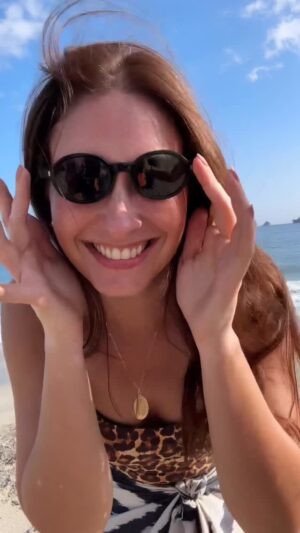 Taliana Vargas Instagram - Nos vemos hoy en la serenata a nuestra Santa Marta con @carlosvives nuestros amigos y @gruponicheoficial
Cantemos a todo pulmón la canción a Sta Mta en sus 500 años 🪘🌴 Nos vemos en la playa de los cocos 🥥