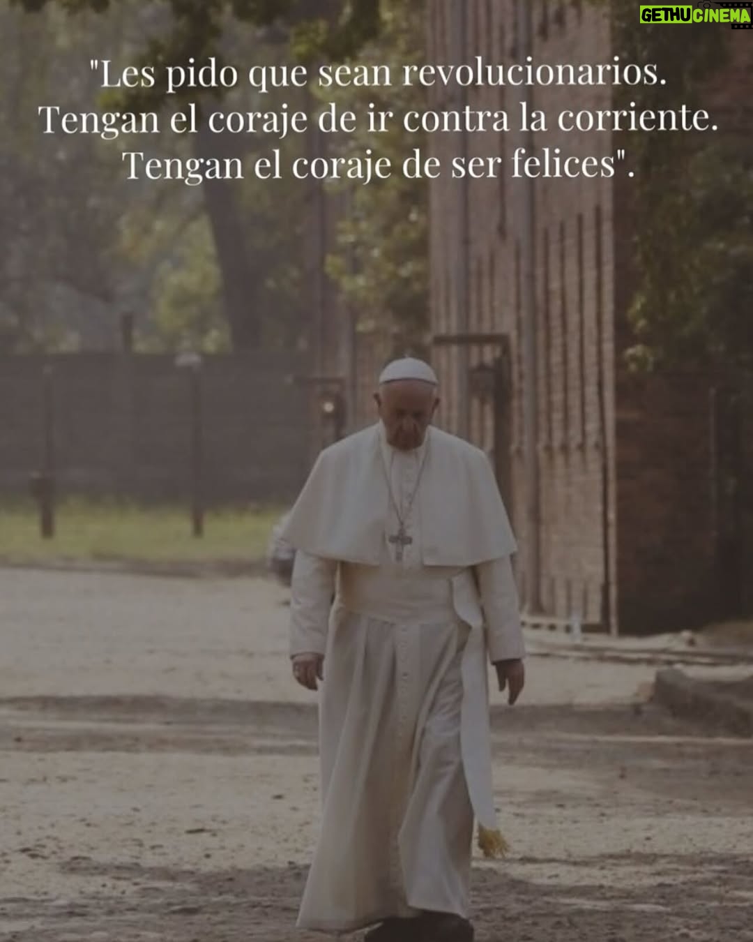 Taliana Vargas - 49.2K Likes - Oremos por el Papa Francisco. 🙏🏻 Comencemos hoy con el reto de Pascua en @hallowapp.es ✨ Su legado de amor quedará por siempre. @scholasoccurrentes