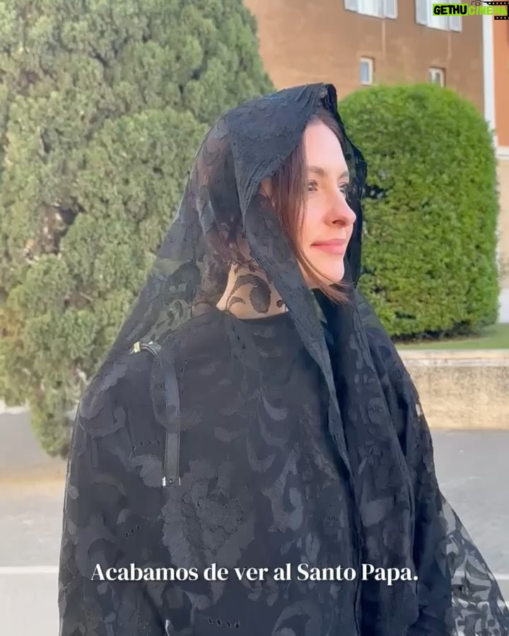 Taliana Vargas - 49.2K Likes - Oremos por el Papa Francisco. 🙏🏻 Comencemos hoy con el reto de Pascua en @hallowapp.es ✨ Su legado de amor quedará por siempre. @scholasoccurrentes